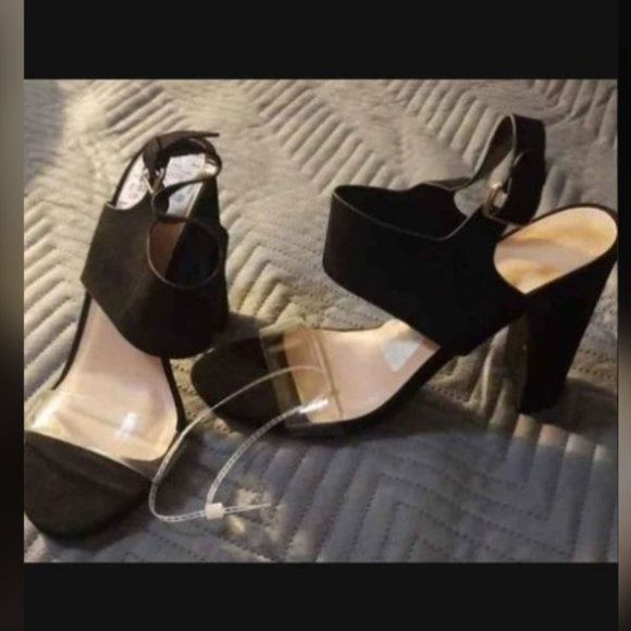 woman's heels - Picture 1 of 1